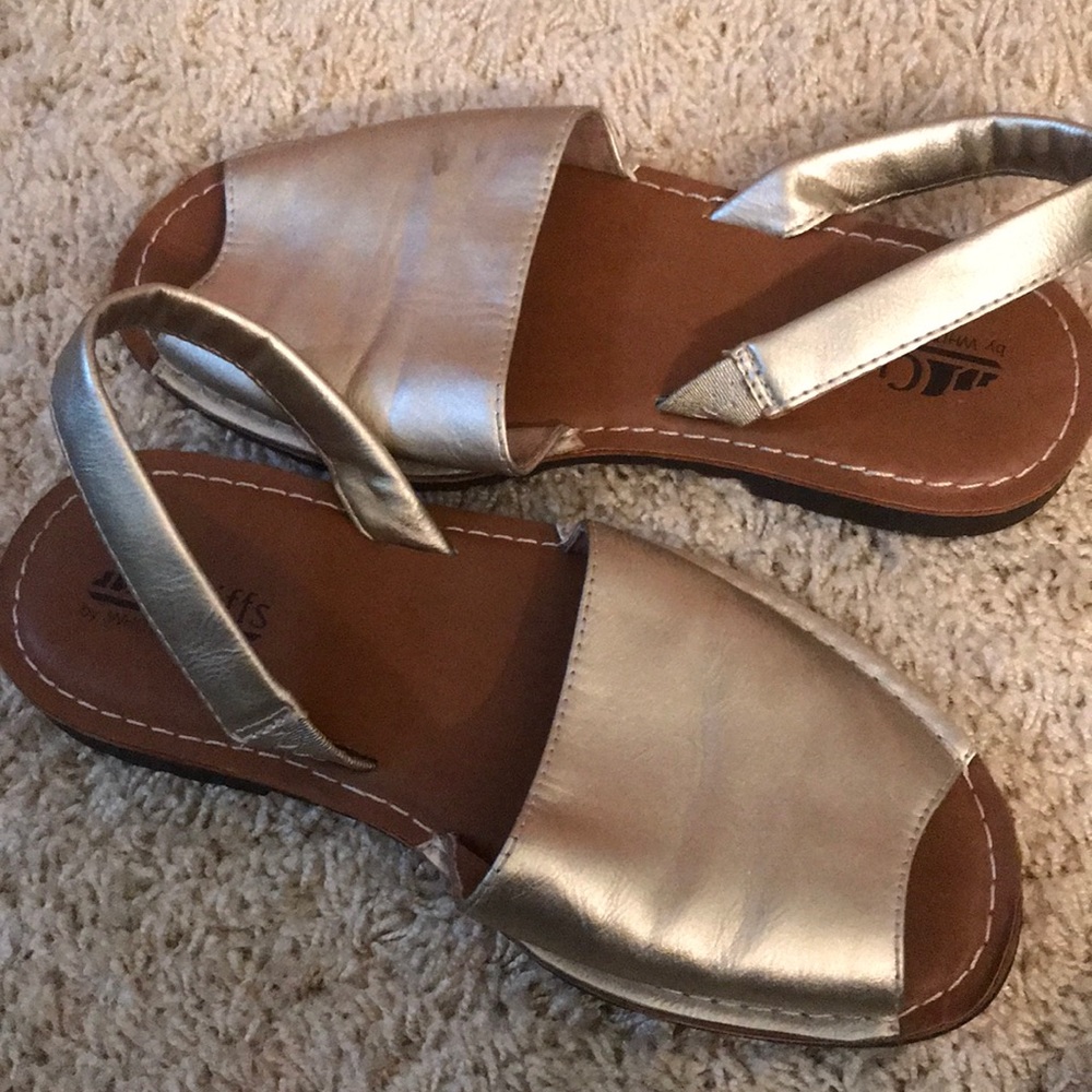 Cliffs by White Mountain sandals